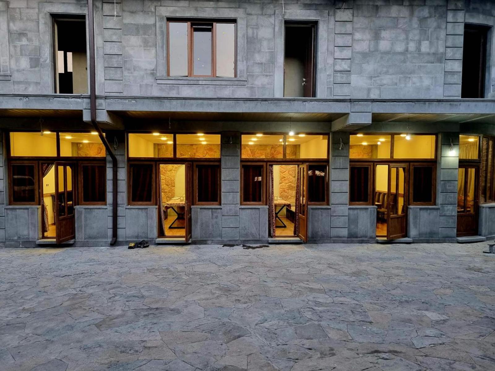 Rubin Hotel Goris Buitenkant foto