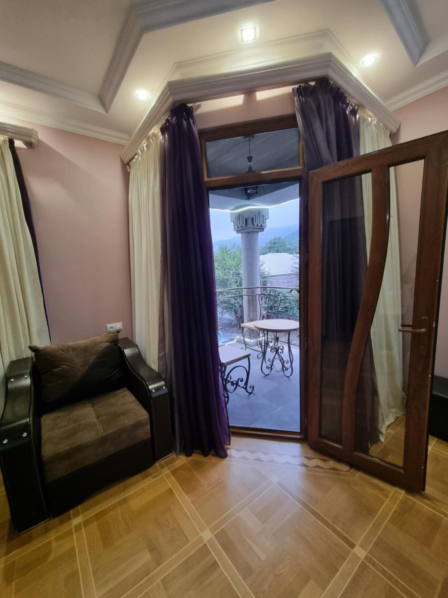 Rubin Hotel Goris Buitenkant foto