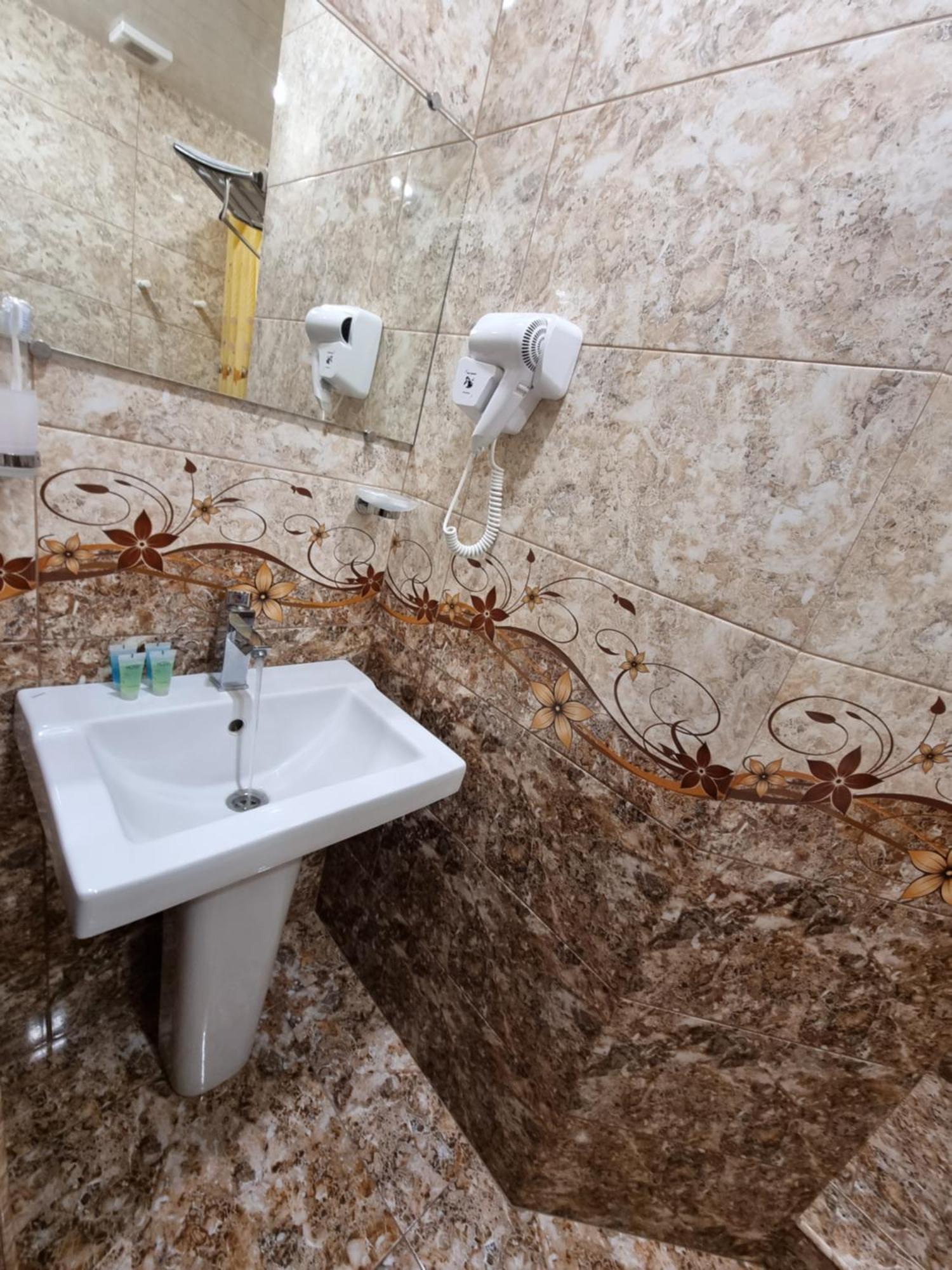 Rubin Hotel Goris Buitenkant foto