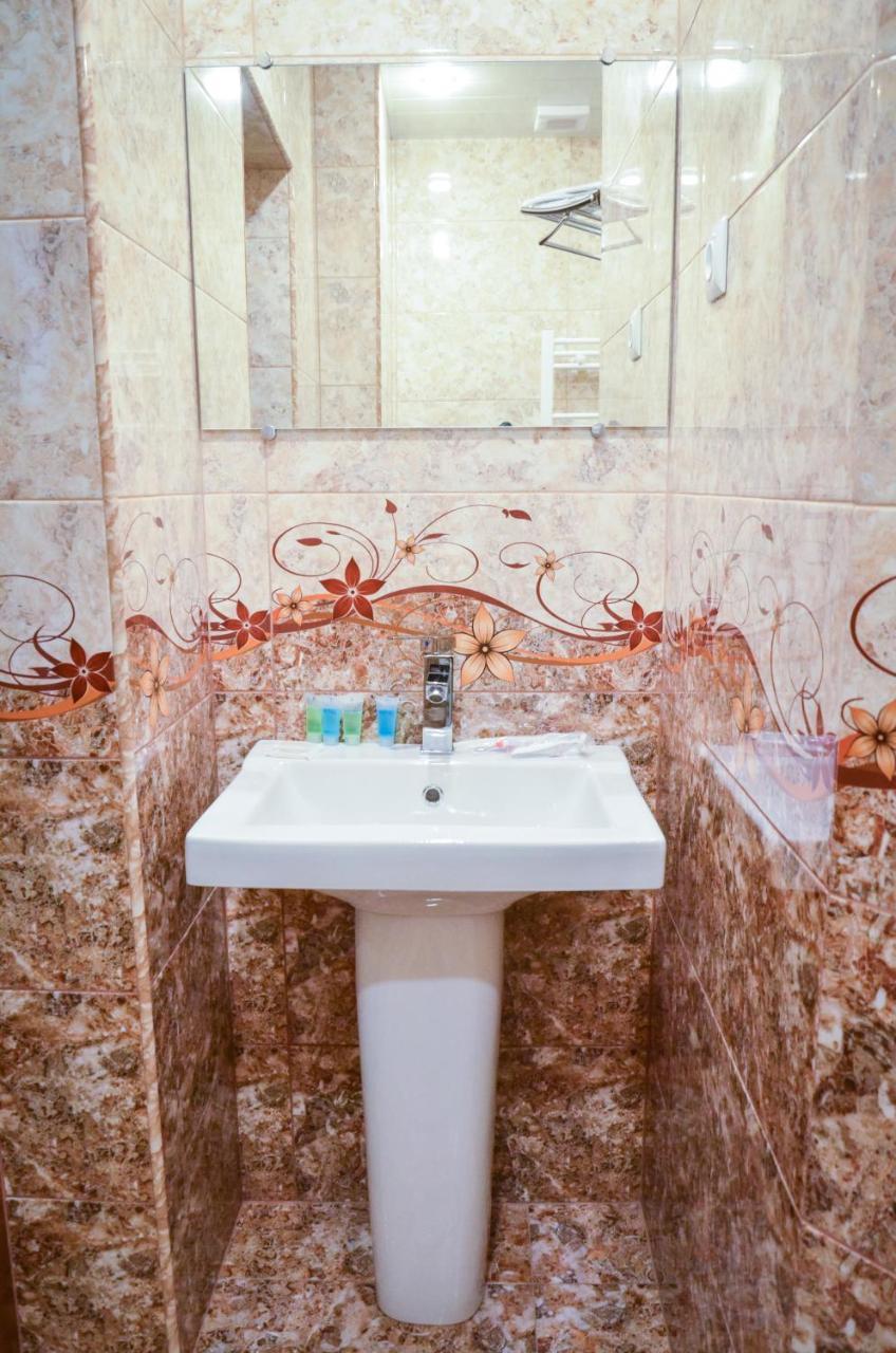 Rubin Hotel Goris Buitenkant foto